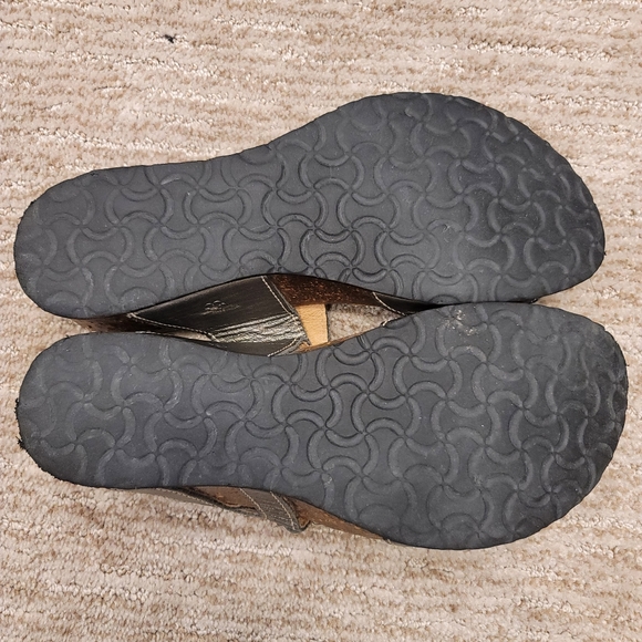 Flowers by Flurries Cork Wedge Mule - Picture 10 of 12